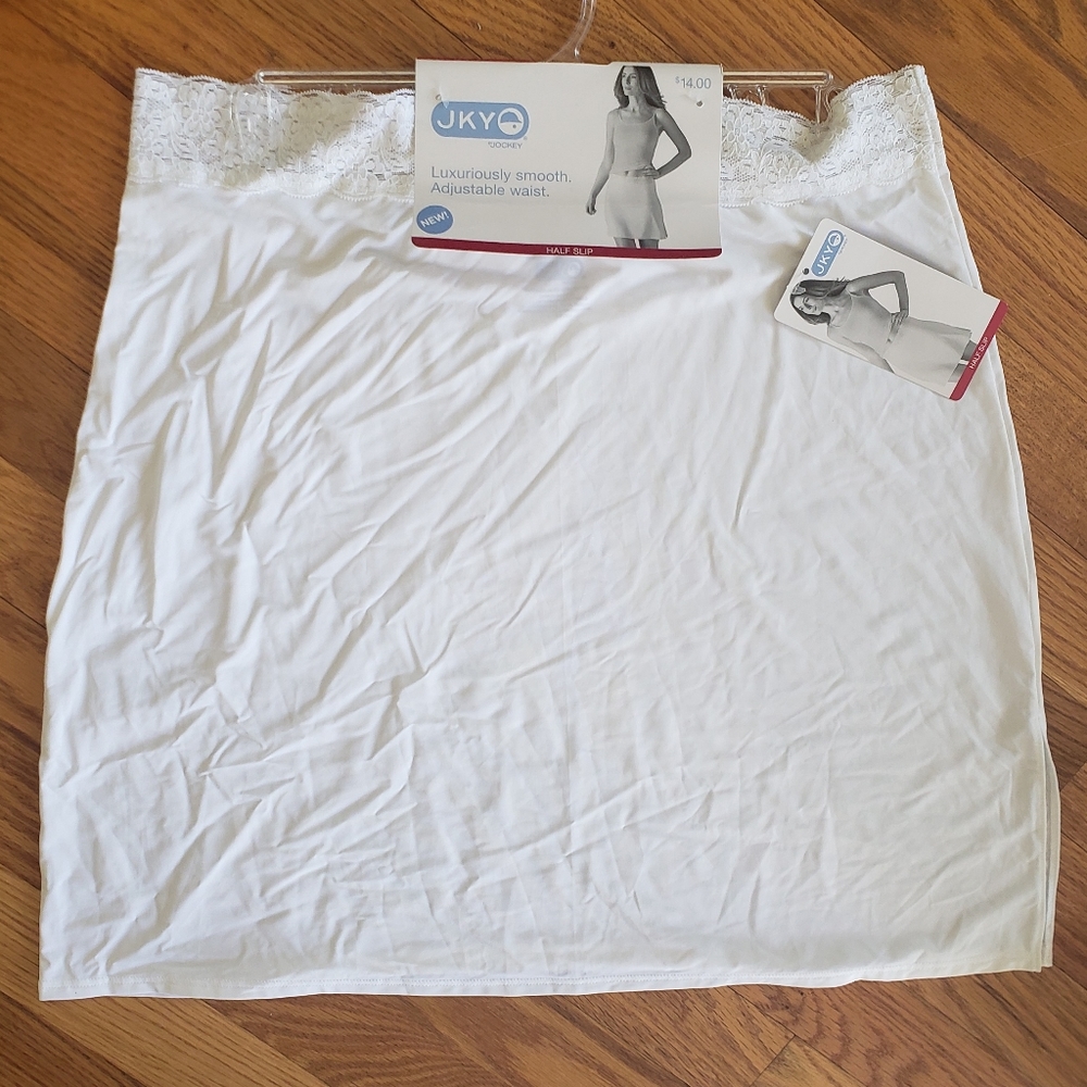Jockey half slip. White. NWT